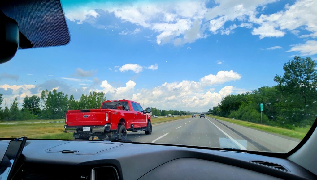 truck sur la route lache pas la patate