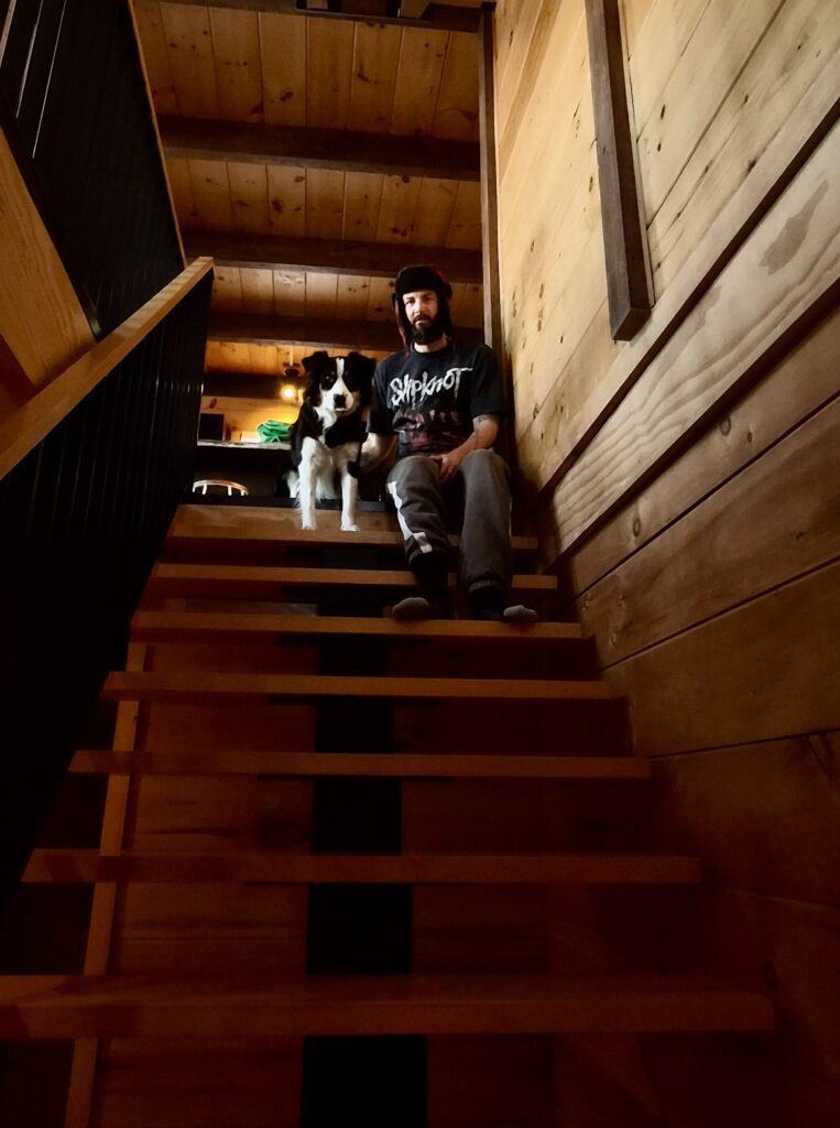 lachepaslapatate chalet hongi et aurelien escalier