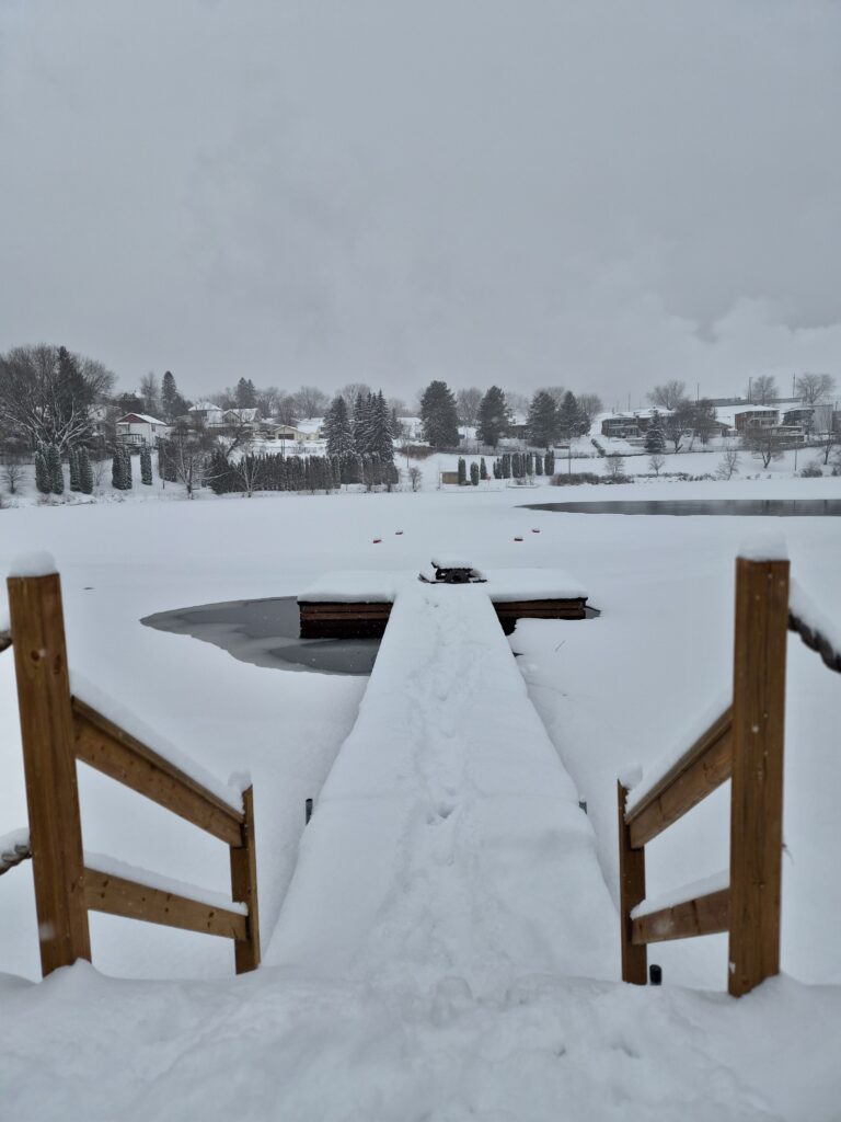 lachepaslapatate lac louis neige escalier