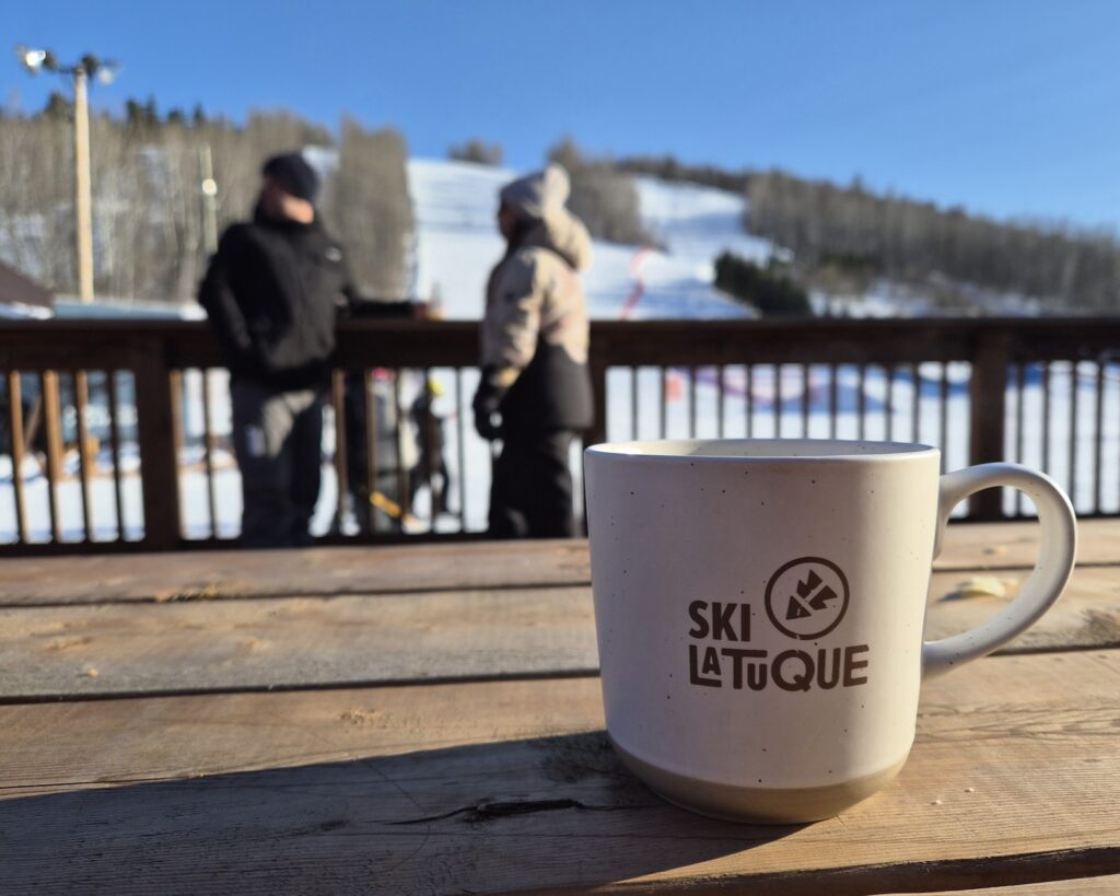 lachepaslapatate ski la tuque devant les pistes 2