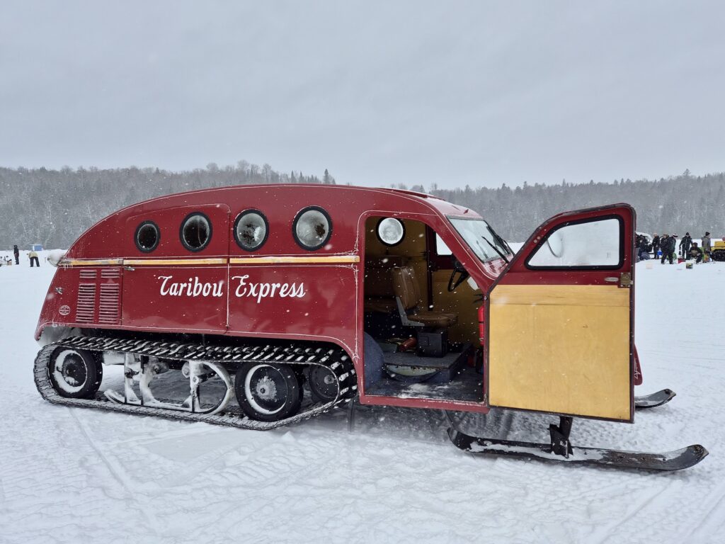 lachepaslapatate autoneige caribou express