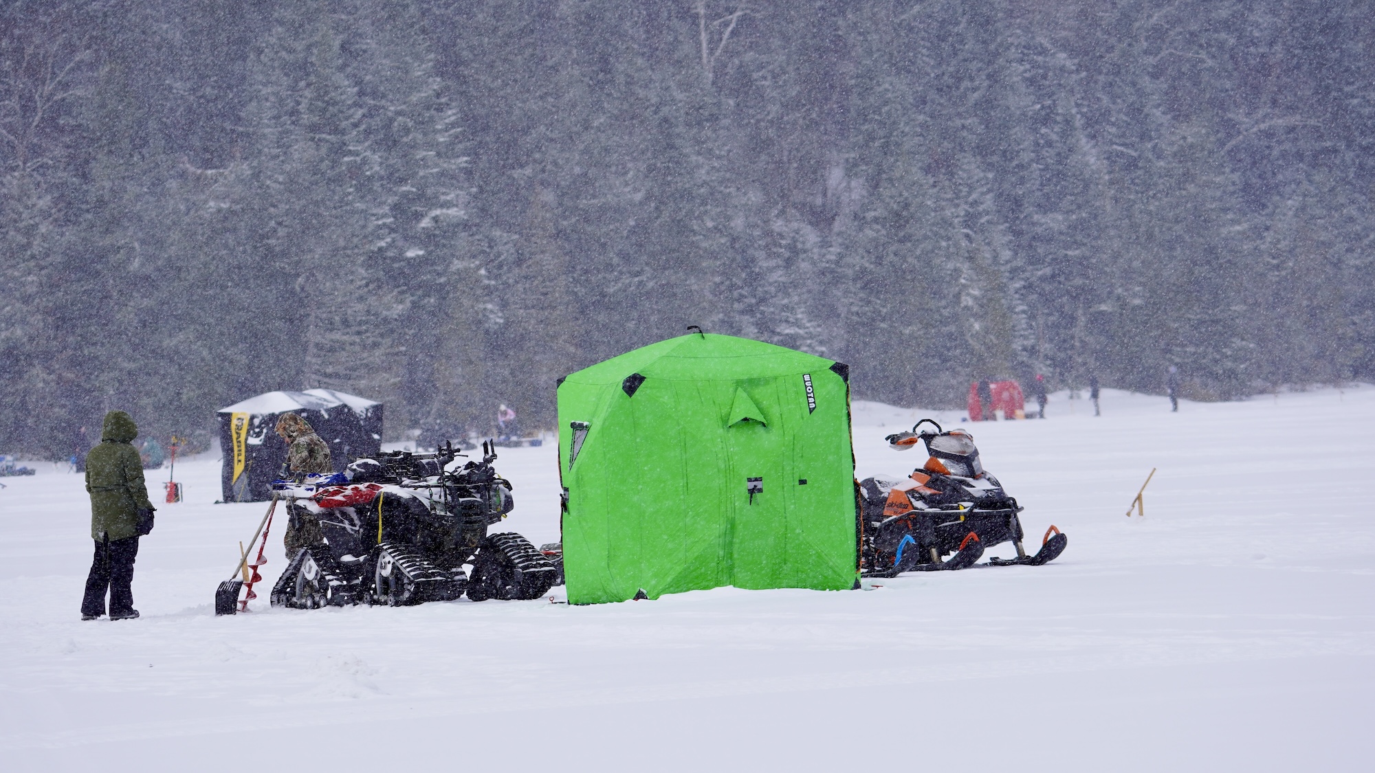 lachepaslapatate tente verte peche sur glace