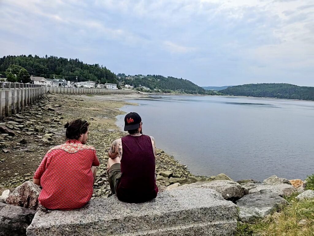 lachepaslapatate aurelien quentin devant la baie