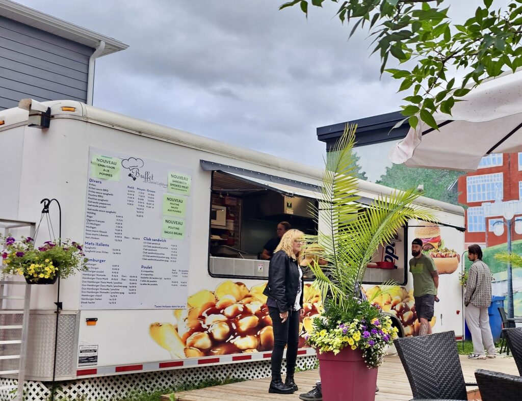 lachepaslapatate camion poutine