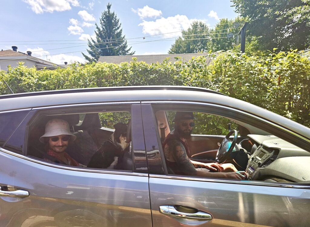 lachepaslapatate gars dans la voiture